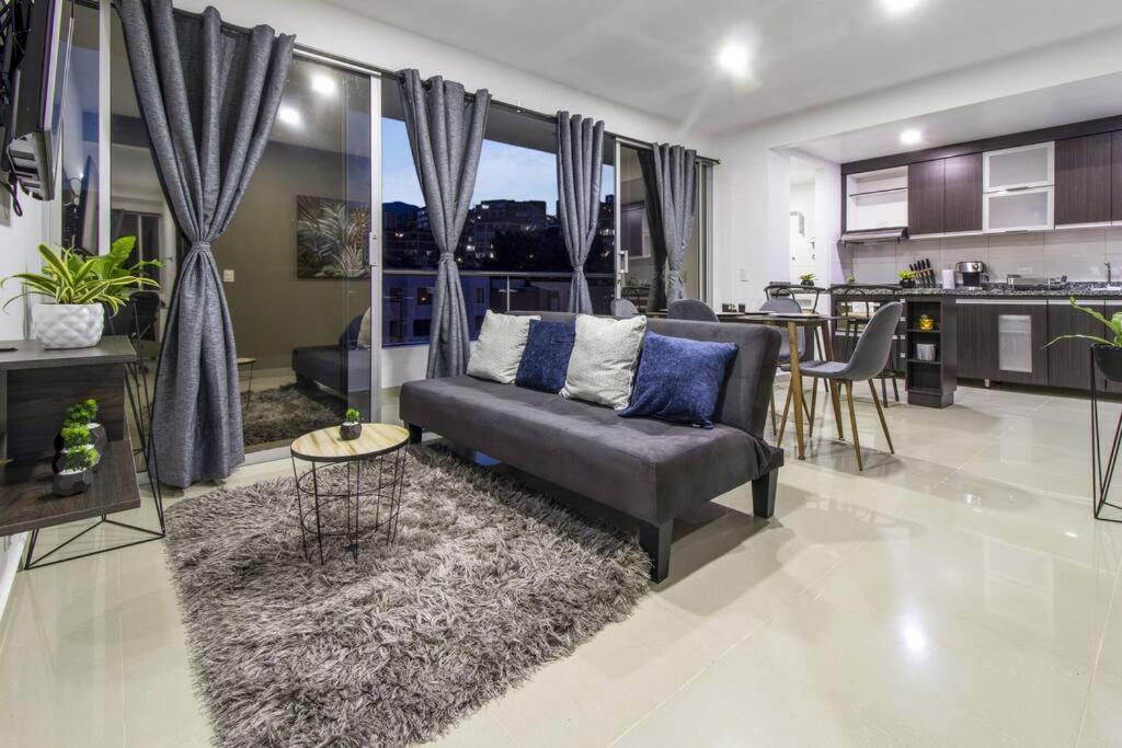 Amplio Apartamento En Calasanz - Estadio Medellin Bagian luar foto
